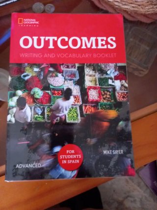 Outcomes Advanced. Writing and Vocabulary Bookl...