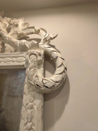 Espejo de Madera con Marco Tallado