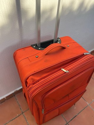 Maleta extra grande con ruedas 70x50x42