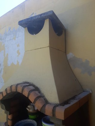 Barbacoa de Piedra con Chimenea