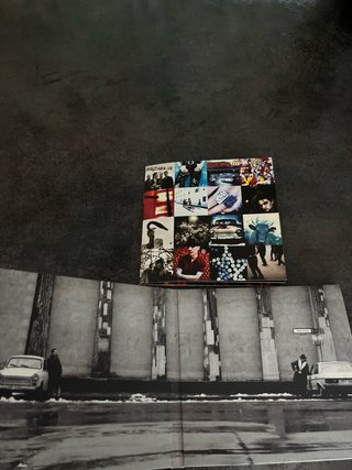 CD  U2 ACHTUNH BABY