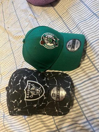 2 Gorras New Era (Boston Celtics y Raiders)
