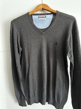 Jersey El Ganso Cuello de Pico Gris