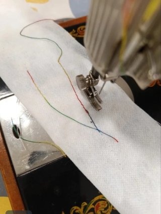 Máquina de Coser Antigua