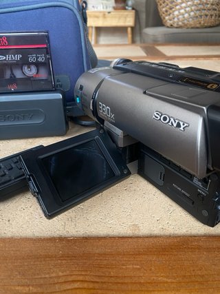 Sony Handycam CCD-TRV46E Hi8 PAL + Accesorios