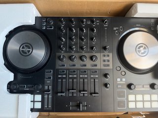Native Instruments Traktor Kontrol S3
