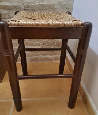 Taburete bajo de enea y madera (4 uds)
