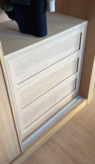 Cómoda de 3 cajones de madera