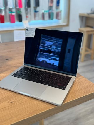 Apple MacBook Pro M4