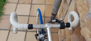 Bicicleta Fixie Negra Ruedas Azules