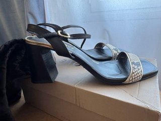 Sandalias con tacón LODI