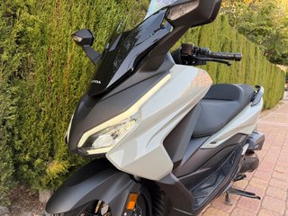 Honda Forza 125 2025 con 1.400kms!