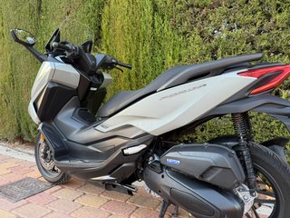 Honda Forza 125 2025 con 1.400kms!