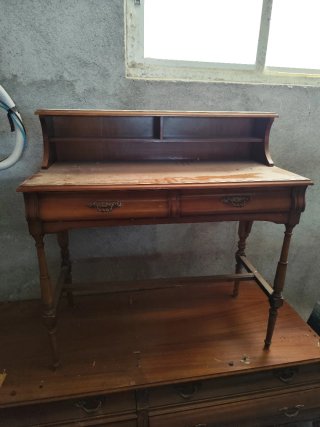 Cómoda antigua de madera