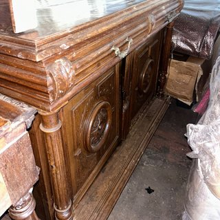Cómoda Antigua de Madera Maciza Tallada