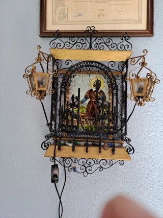 Capilla decorativa con luz