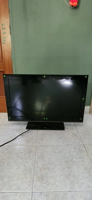 Televisor 32 pulgadas mando original y cable HDMI