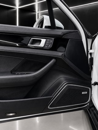 PORSCHE PANAMERA 4 E-HYBRID