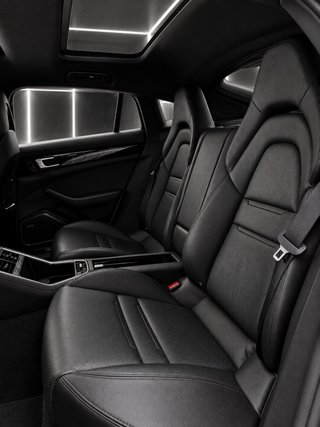 PORSCHE PANAMERA 4 E-HYBRID