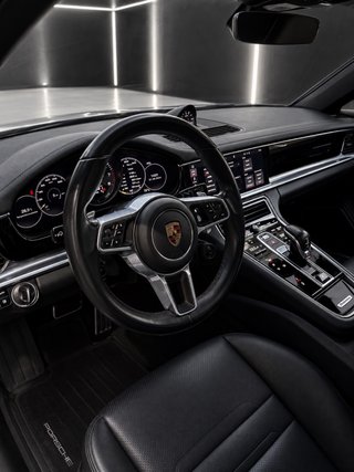 PORSCHE PANAMERA 4 E-HYBRID