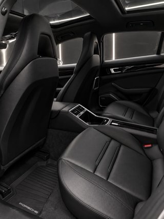 PORSCHE PANAMERA 4 E-HYBRID
