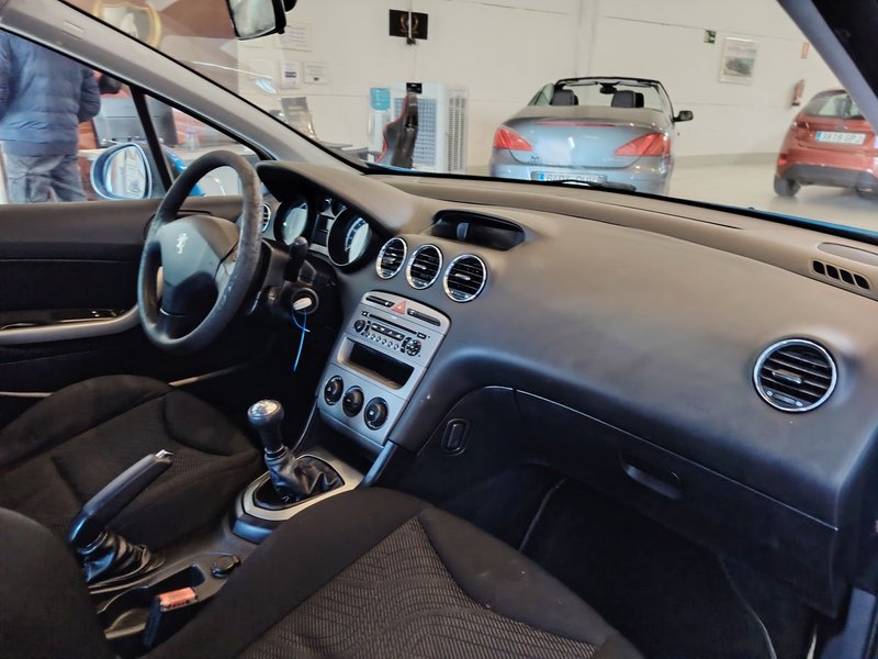 Peugeot 308 1.6 VTi Premium 2010, foto 9