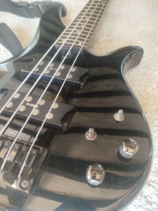 Bajo Yamaha RBX Negro