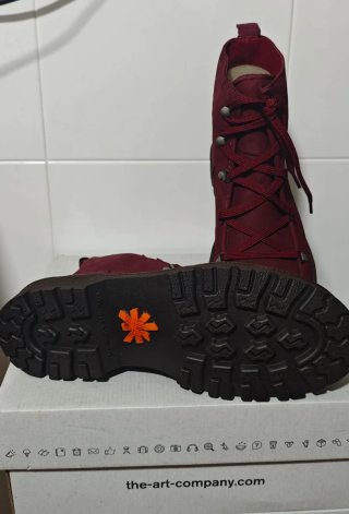 Botines de mujer burdeos con cordones
