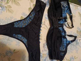 Completo intimo nero e blu