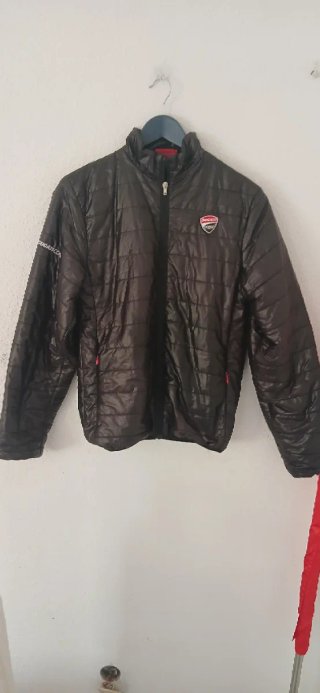 Chaqueta Ducati Plumas Negra