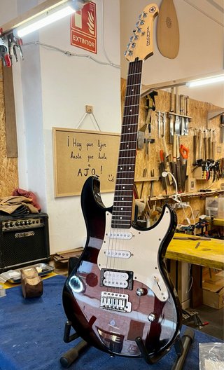Guitarra Eléctrica Yamaha Pacifica 112V 2014 OVS
