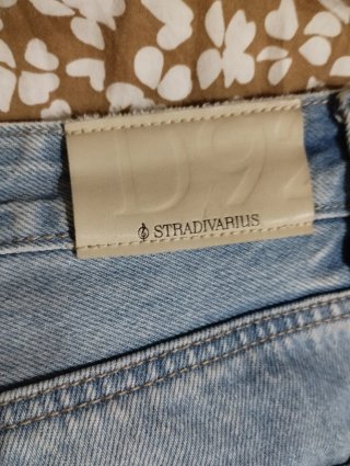 Jeans Bershka strappati blu