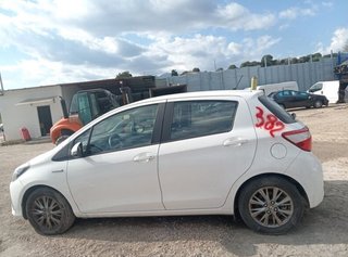 20052 112120m060 tapa toyota yaris hybrid active