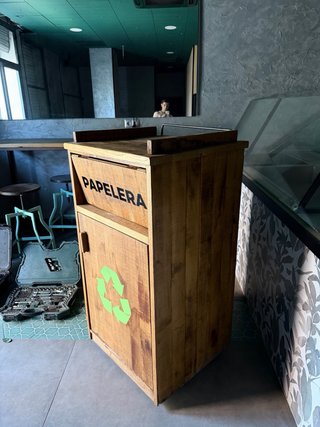 2 Papeleras de Madera para Bar Pack o separado