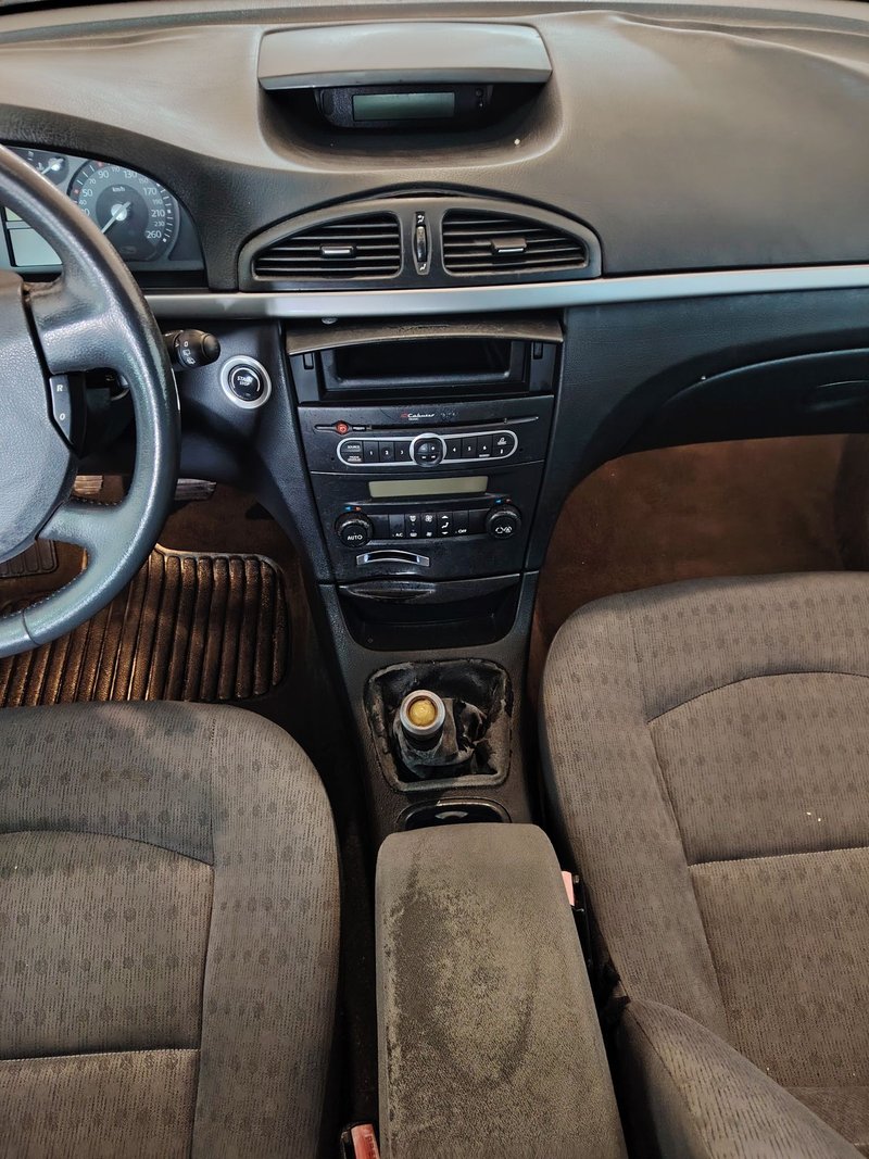 Renault Laguna 1.9 dCi Confort Dynamique 2005, foto 10