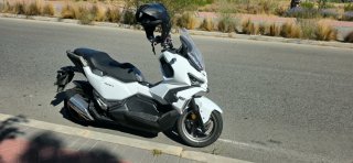 SYM ADX125 Maxi Scooter Blanca