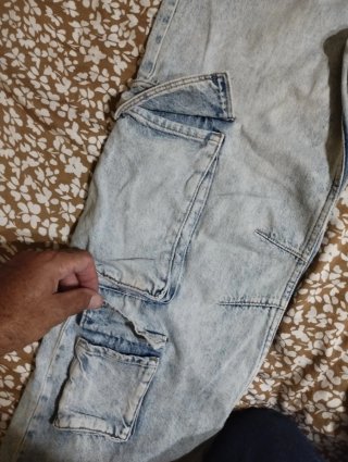 Jeans Bershka con tasconi