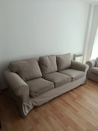 Sofá de tela beige de 2y3plazas