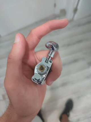 Elegante mechero plateado