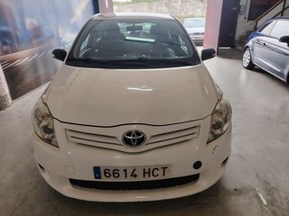 Toyota Auris 2011