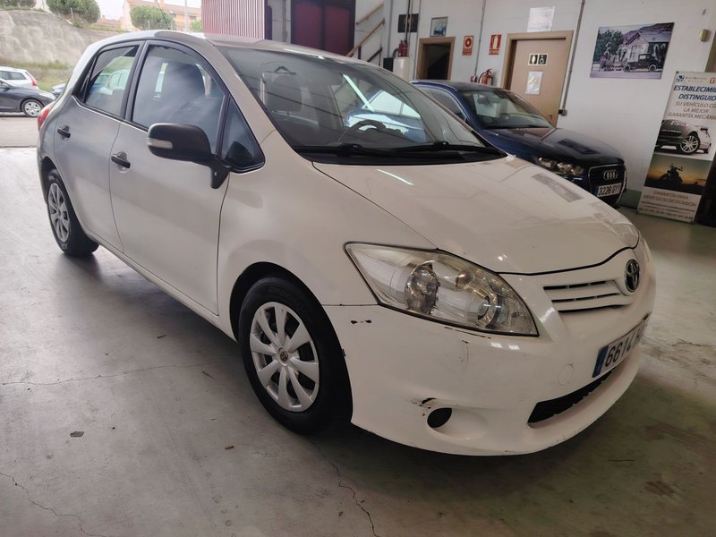 Toyota Auris 1.4 D-4D Active 3p 2011, foto 8
