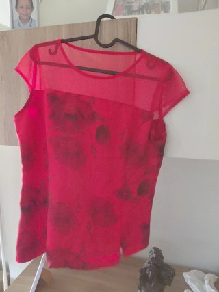 Blusa roja sin estrenar Talla 42