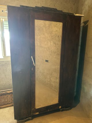 Armario Antiguo de Madera con Espejo
