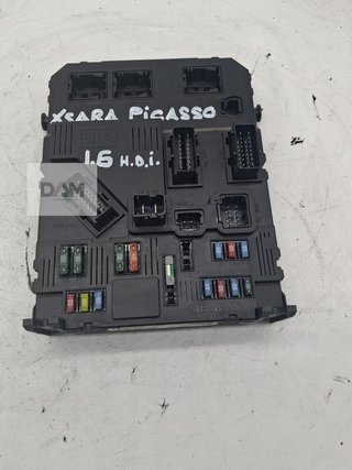 CAJA RELES / FUSIBLES
