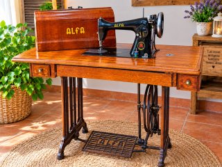 Máquina de coser Alfa a pedal