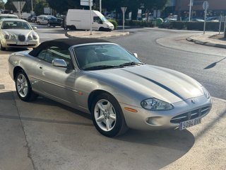 Jaguar XK8 1999 4.0 V8