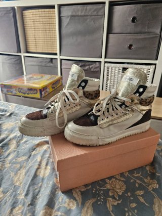 Sneakers estilo botín de caña alta de la marca ita