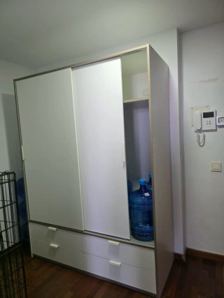 Armario con Puertas Correderas y Cajones