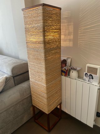Lámpara de pie Banak papel y madera