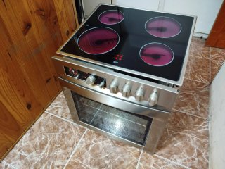 Horno con Vitrocerámica Teka